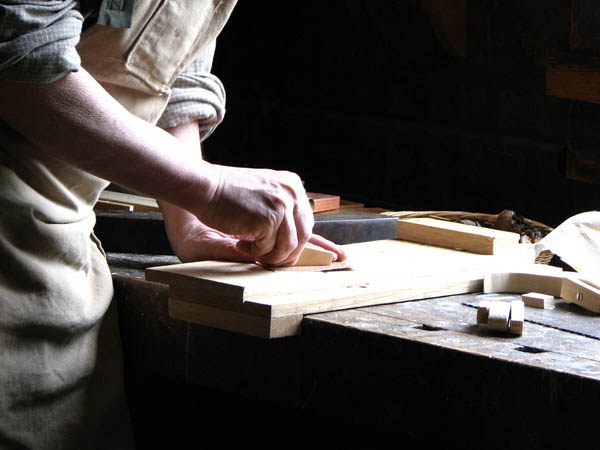 Ofrecemos un servicio de <strong>carpinterÃ­a  de madera y ebanisterÃ­a en BeniarrÃ©s</strong> adaptado a las necesidades del <strong>cliente</strong>.